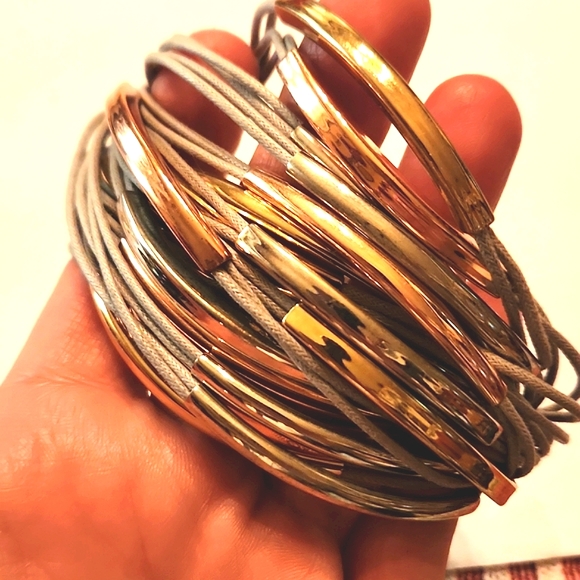 Fun layered cord bracelet. Silver & gold on grey vintage - Picture 3 of 11